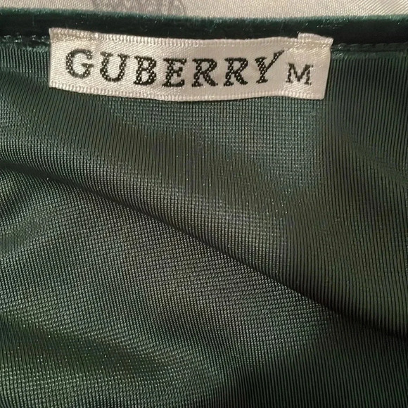 Guberry Elegant Green Velvet Wrap Dress - Picture 7 of 10